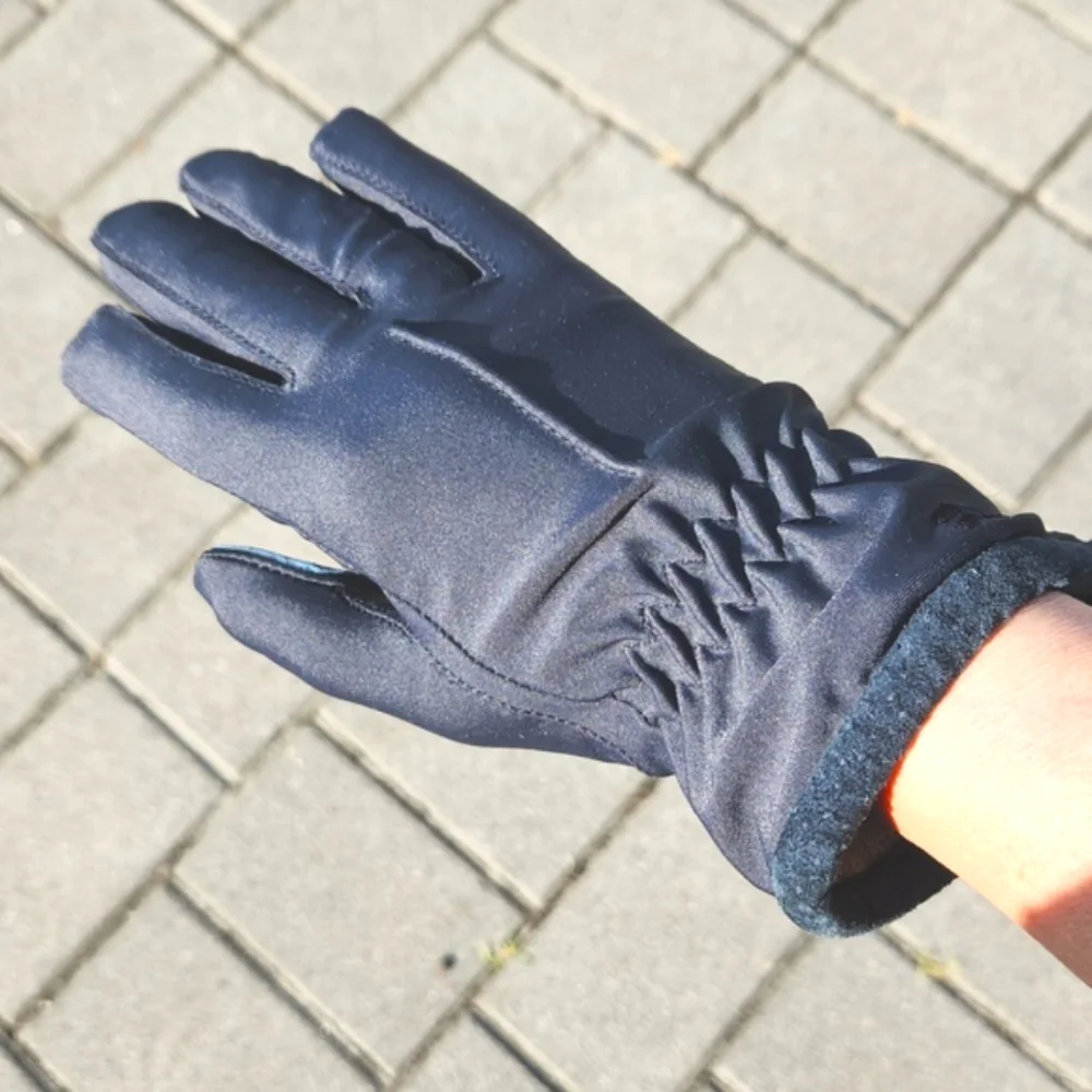Isotoner Black Nylon/Lycra Gloves With Pine Green Pigsuede Accents